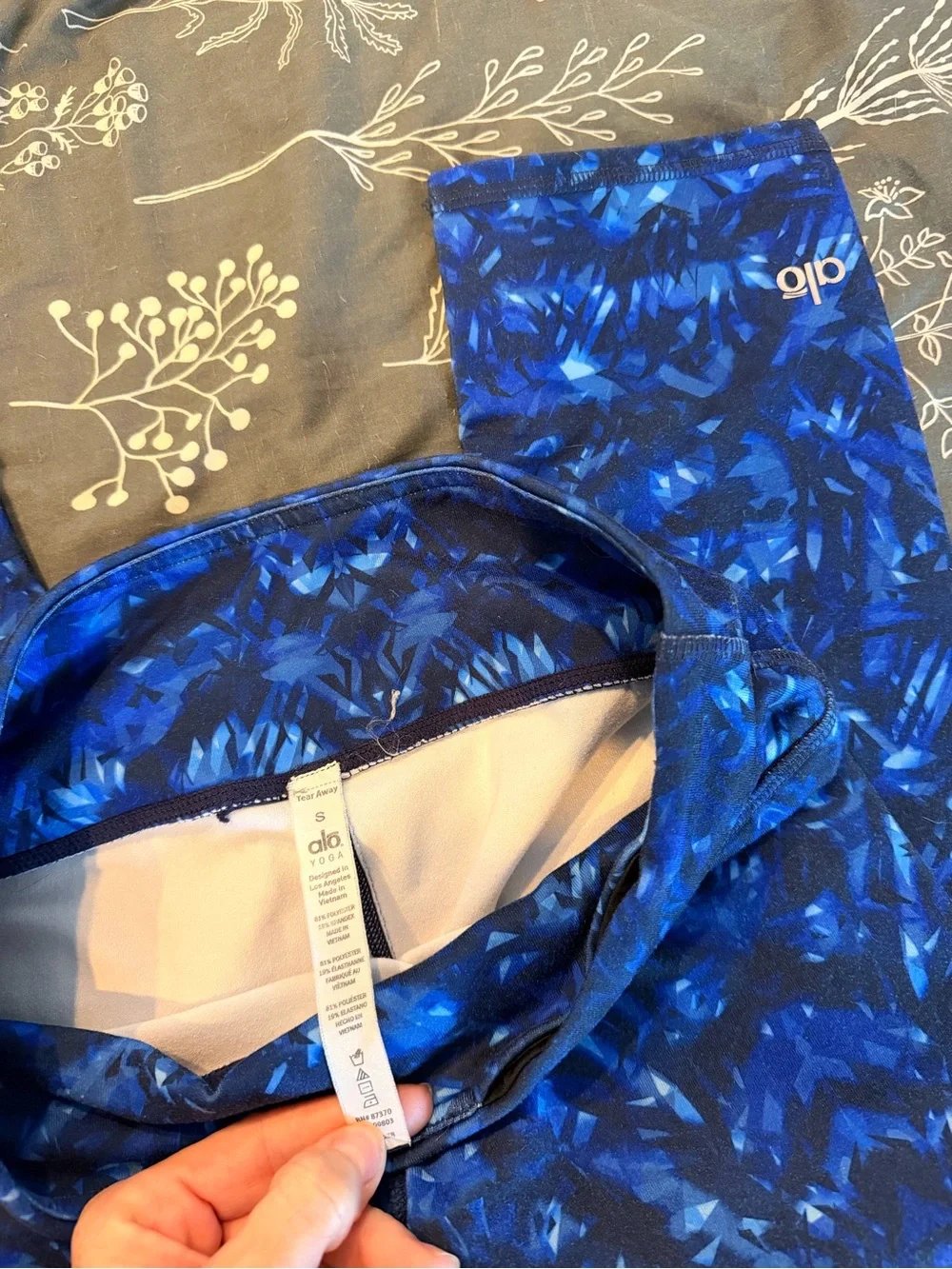 ALO Yoga Girls' Blue Patterned Capri Leggings
